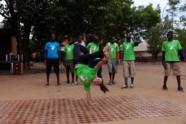 A Peace Corps volunteer in Uganda works with a breakdancing group of girls in her community!