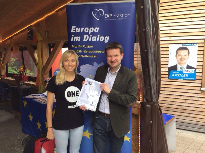 ONE Jugendbotschafterin Lena trifft CSU- Europaabgeordneten Martin Kastler