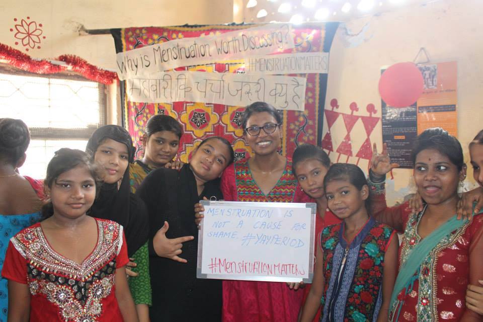 Indische Mädchen stellen klar: die Menstruation ist kein Grund sich zu schämen! ©WASH United