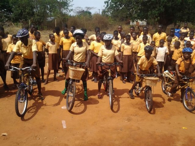 Wie Bernice mit Bambus-Fahrrädern ihre Gemeinschaft in Ghana stärkt