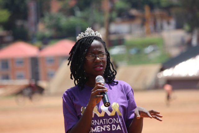 Comment cette femme ougandaise combat les préjugés dont sont victimes les personnes séropositives
