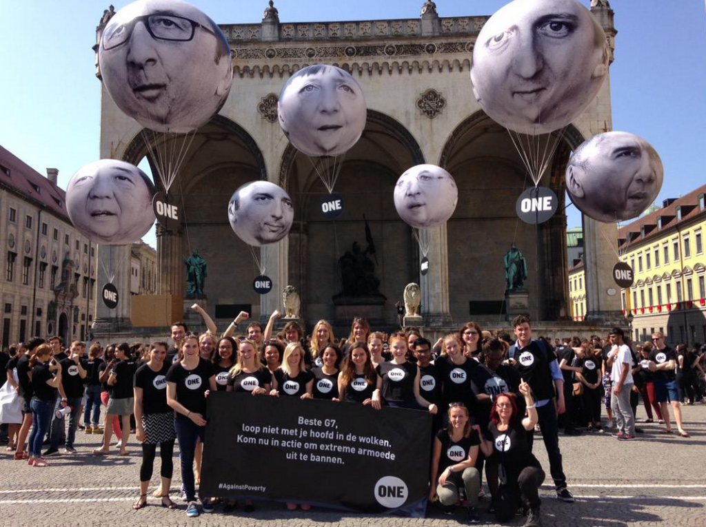 ONE Youth Ambassadors with our giant G7 leader balloons, ask them to deliver #MoreThanHotAir at the 2015 Summit in Germany. Photo: ONE