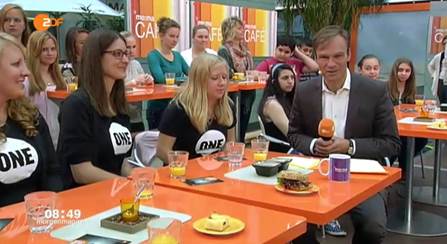 Hey look, I’m on TV! Our Youth Ambassadors on the morning show Morgenmagazin. Credit: ONE