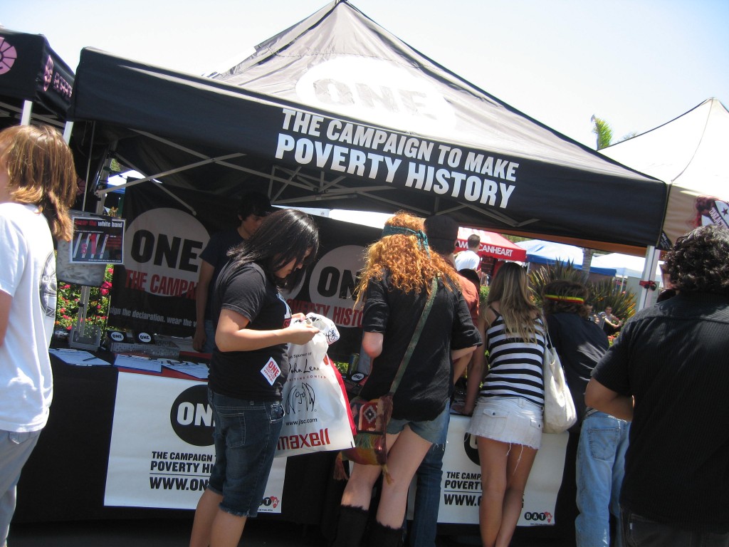 ONE stall at a Make Poverty History event. Photo: Brande Jackson, Flickr. https://www.flickr.com/photos/brandejackson 