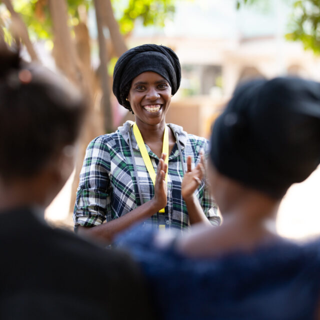 HIV-Peer Educator Neema entfacht einen Funken in ihrer Gemeinde