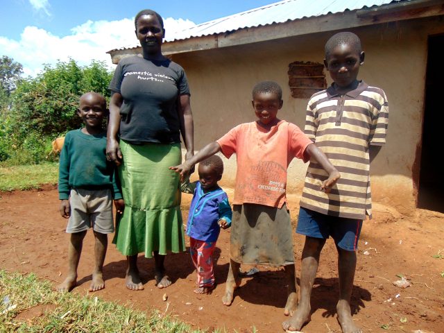 These community health workers are changing lives, one mom at a time