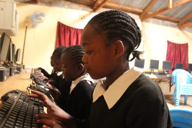 How internet access is making a BIG difference at this primary school in Kenya